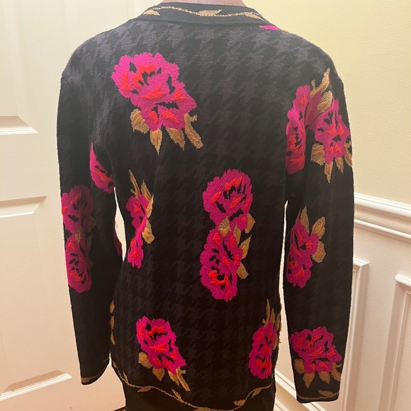 Sweater with holiday sparkle - Picture 2 of 5